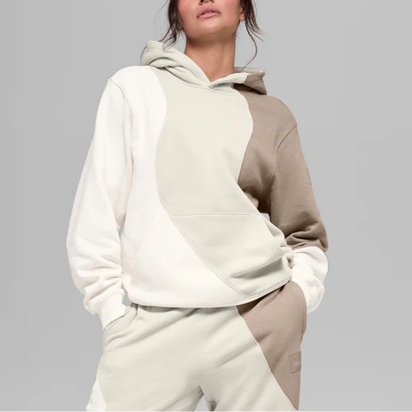 ALO Yoga Tops - ALO Yoga Make Waves Hoodie in Ivory/Bone/Gravel size XXS EUC